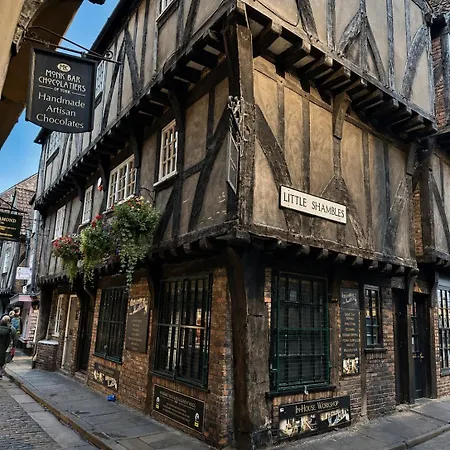 Short Let's York